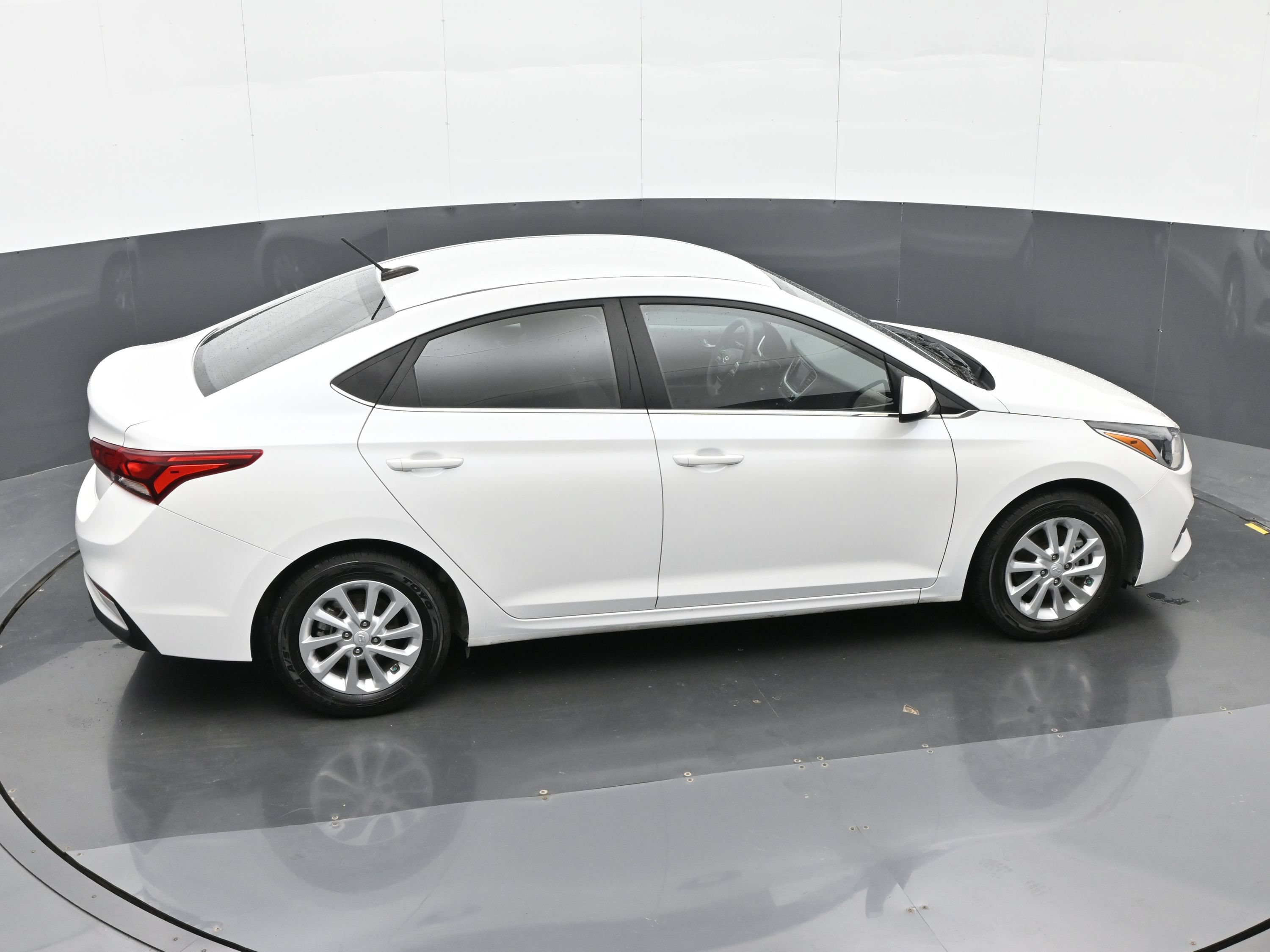 Used 2022 Hyundai Accent SEL FWD image 32