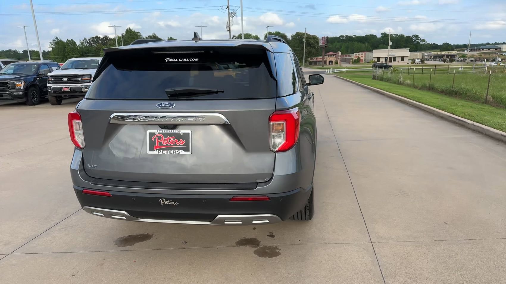 Used 2024 Ford Explorer XLT w/ Equipment Group 202A RWD image 8