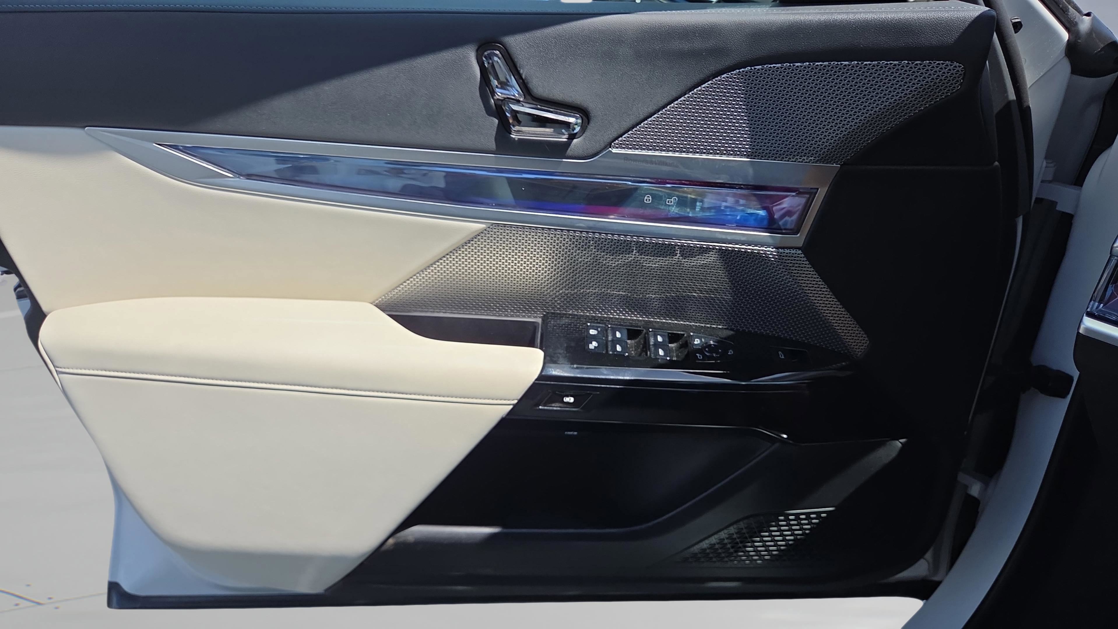 Certified 2024 BMW 740i RWD image 34