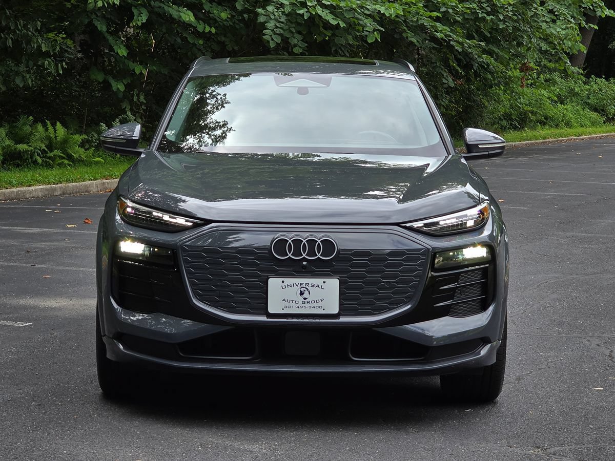 Used 2025 Audi Q6 e-tron Premium Plus w/ Premium Plus AWD/4WD image 9