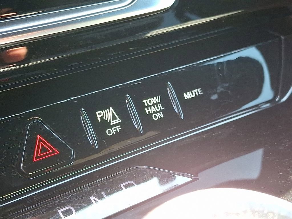 Used 2024 Jeep Wagoneer Series II w/ Flexible Seating Group image 27