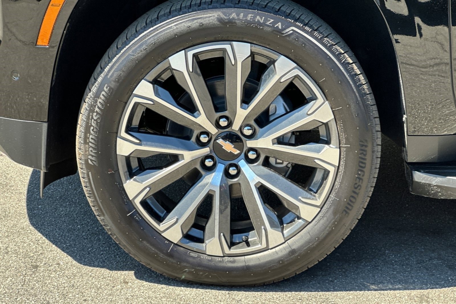 New 2025 Chevrolet Suburban High Country image 34