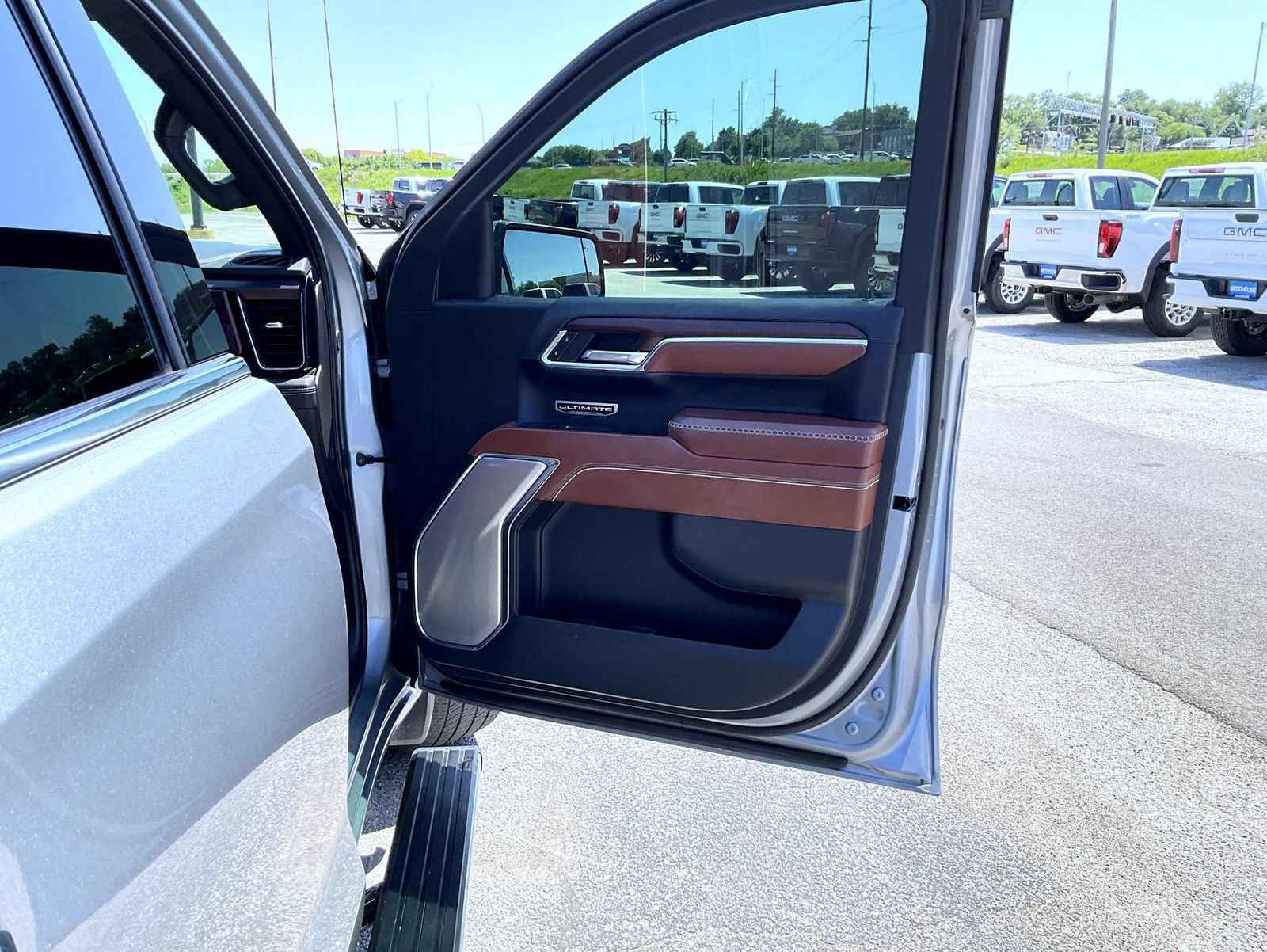 Certified 2024 GMC Sierra 1500 Denali Ultimate AWD/4WD image 18