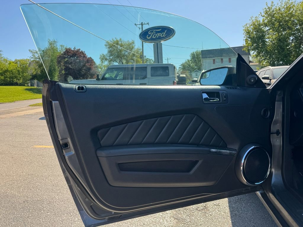 Used 2014 Ford Mustang Premium RWD image 13