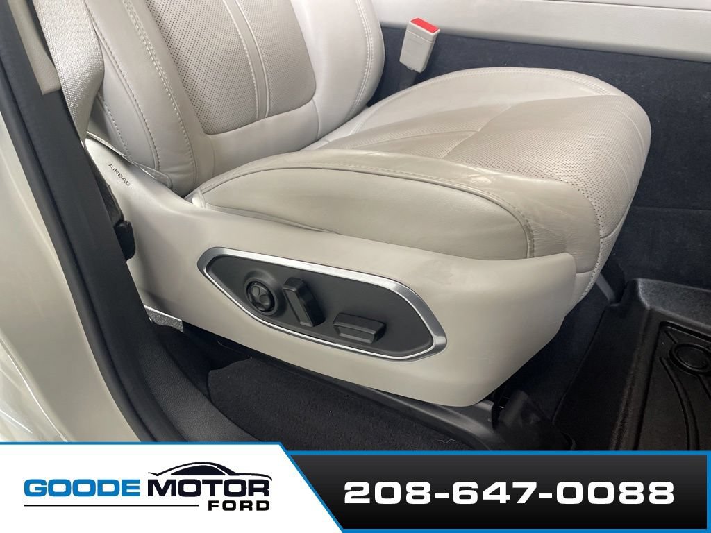 Used 2022 Jeep Wagoneer Series II AWD/4WD image 25