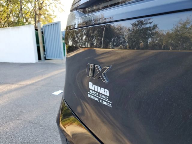 Used 2025 BMW iX M60 image 8