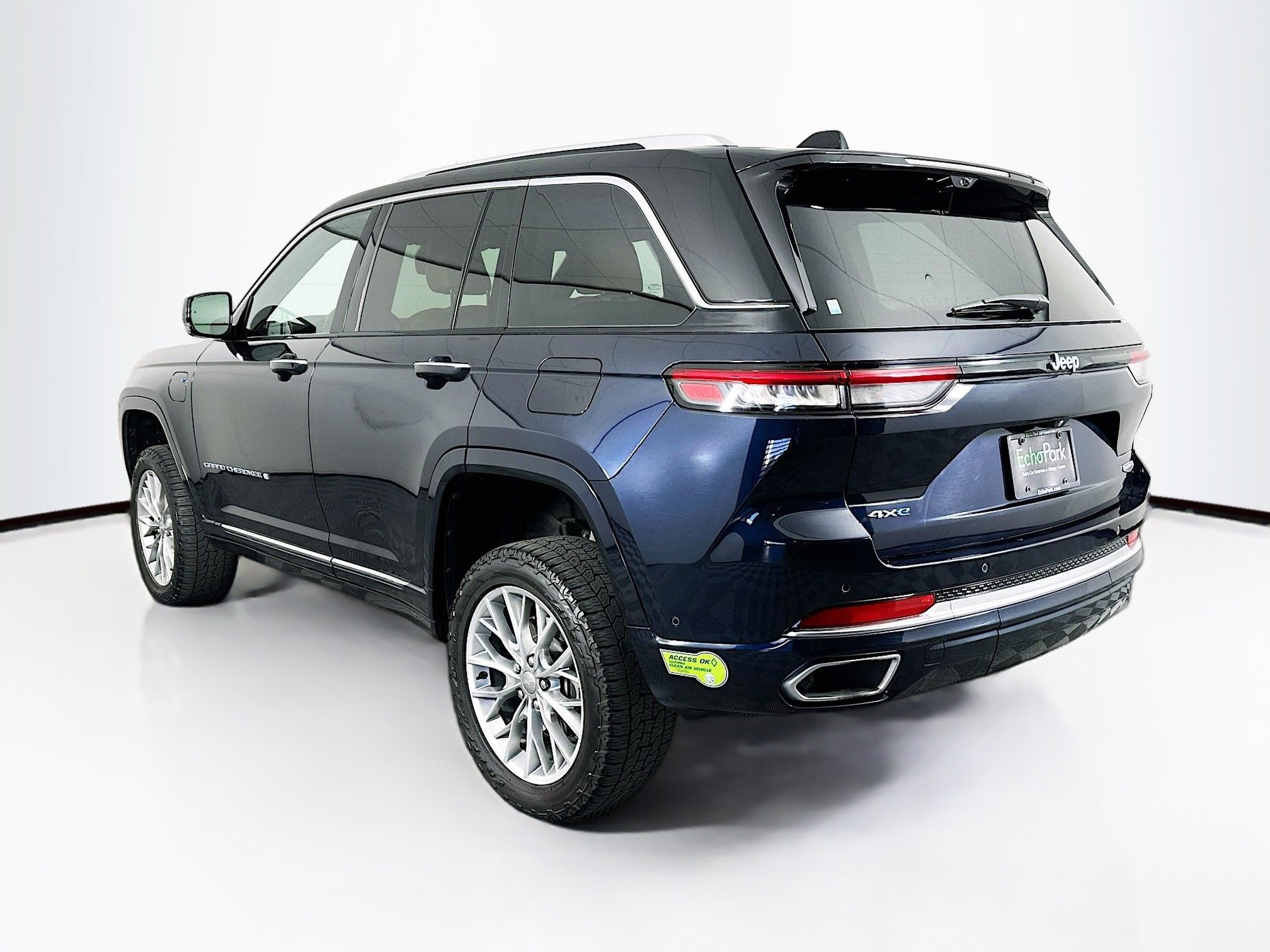 Used 2023 Jeep Grand Cherokee Summit w/ Advanced Protech Group IV image 5