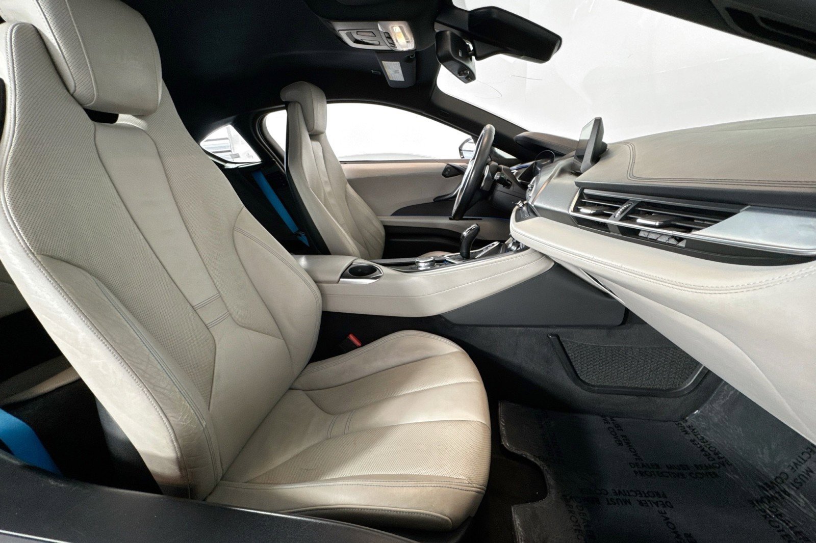 Used 2015 BMW i8 image 23