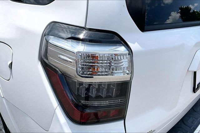 Used 2016 Toyota 4Runner 4WD image 22