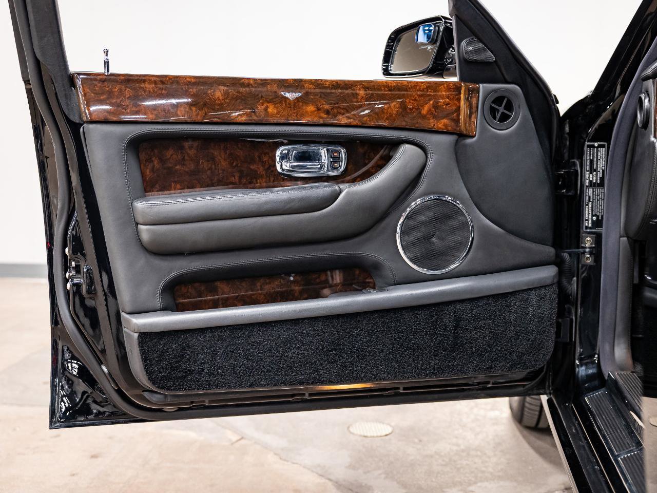 Used 2005 Bentley Arnage R RWD image 36