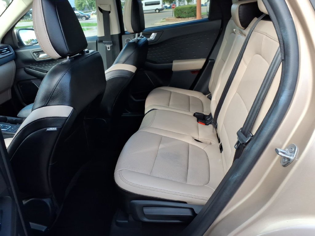Used 2020 Ford Escape Titanium w/ Titanium Premium Package 2.0 FWD image 12