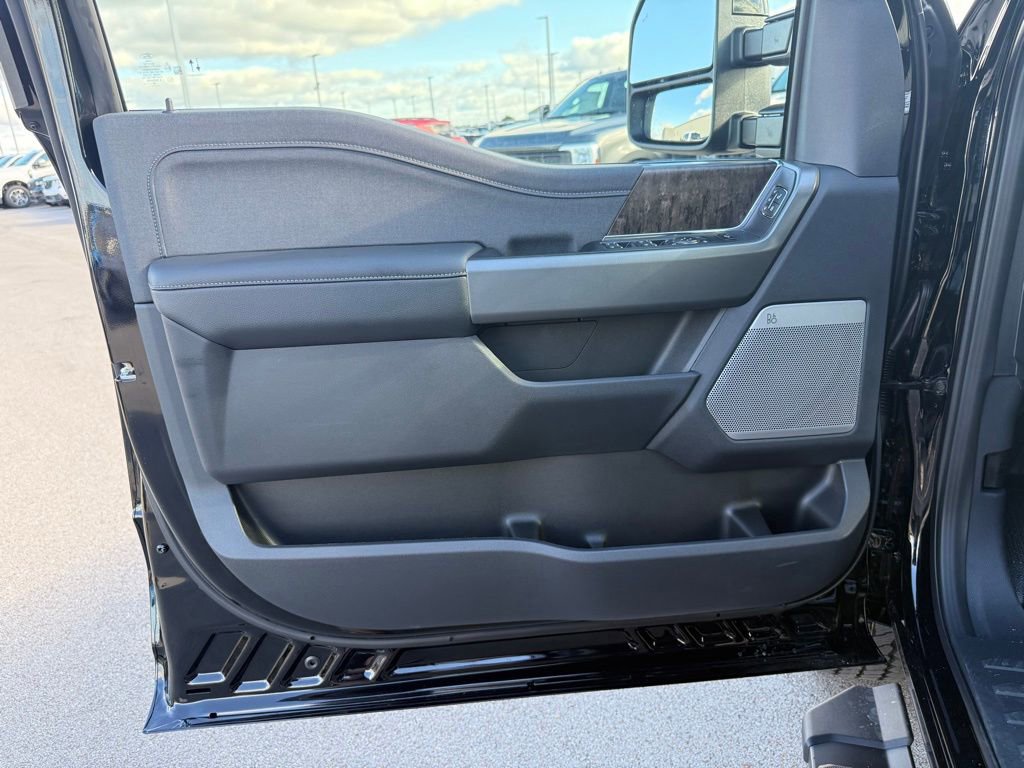New 2026 Ford F350 Lariat w/ Black Appearance Package image 9