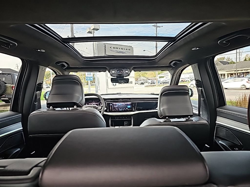 Used 2024 Jeep Wagoneer Launch Edition image 24