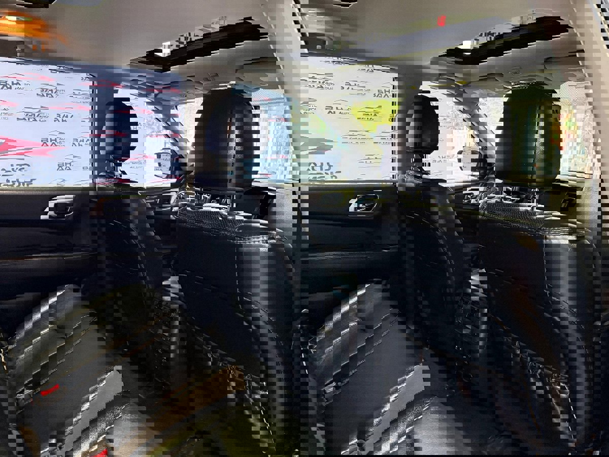 Used 2020 Nissan Pathfinder Platinum FWD image 53