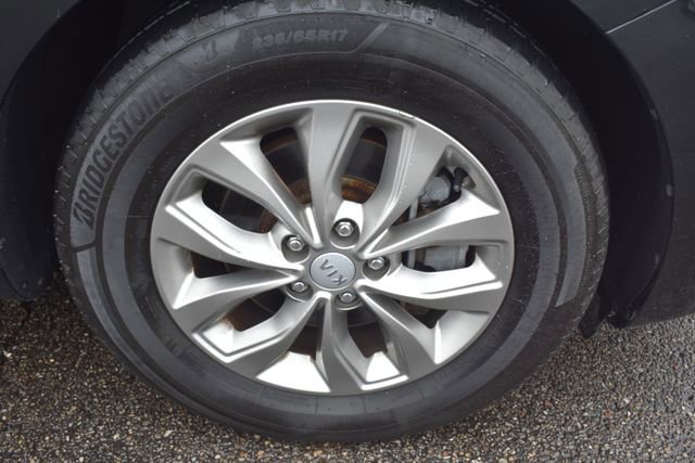 Used 2019 Kia Sedona LX image 43