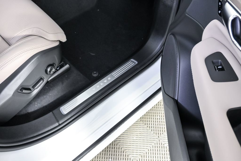 New 2026 Volvo XC90 B5 Ultra w/ Protection Package image 25
