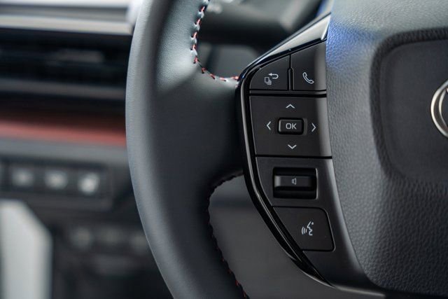 New 2026 Toyota Prius Plug-In Hybrid FWD image 30