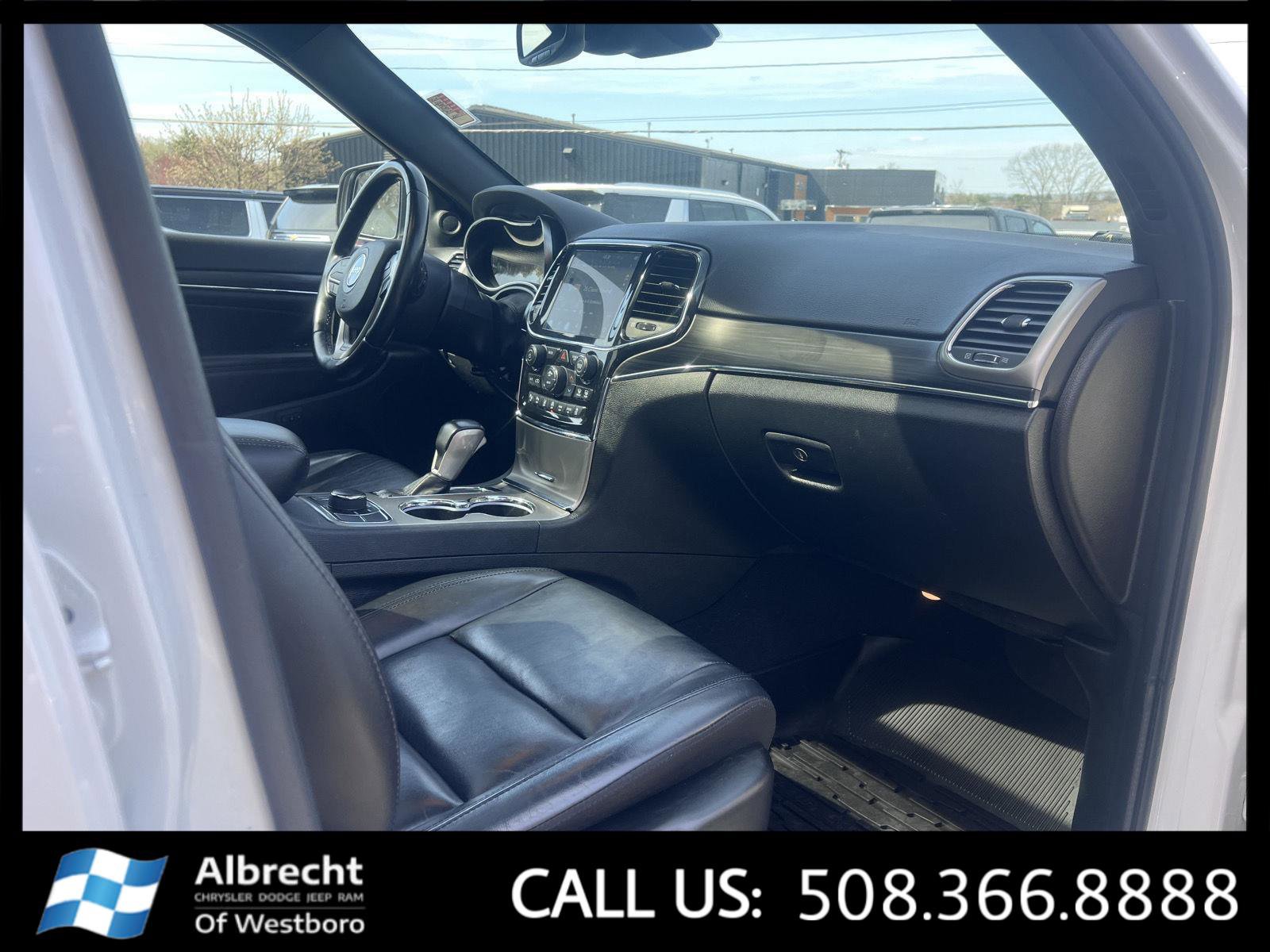 Used 2022 Jeep Grand Cherokee Limited w/ Trailer Tow Group IV image 19