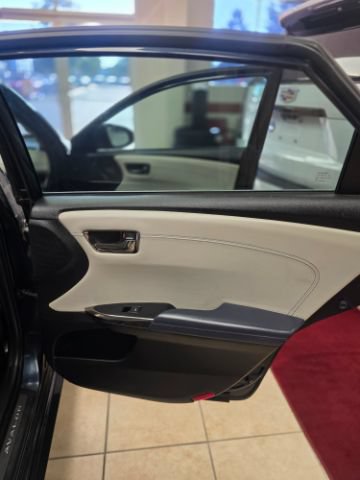 Used 2015 Toyota Avalon Limited w/ Technology Package FWD image 12