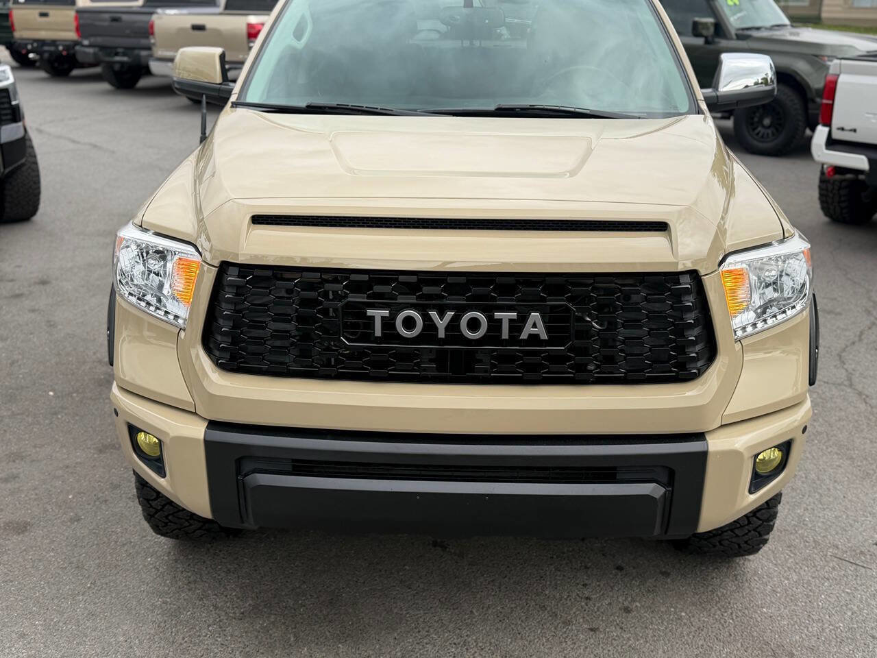 Used 2017 Toyota Tundra Limited w/ Limited Premium Package AWD/4WD image 31