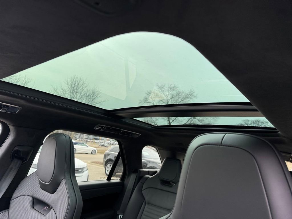 New 2026 Land Rover Range Rover Sport SV image 7