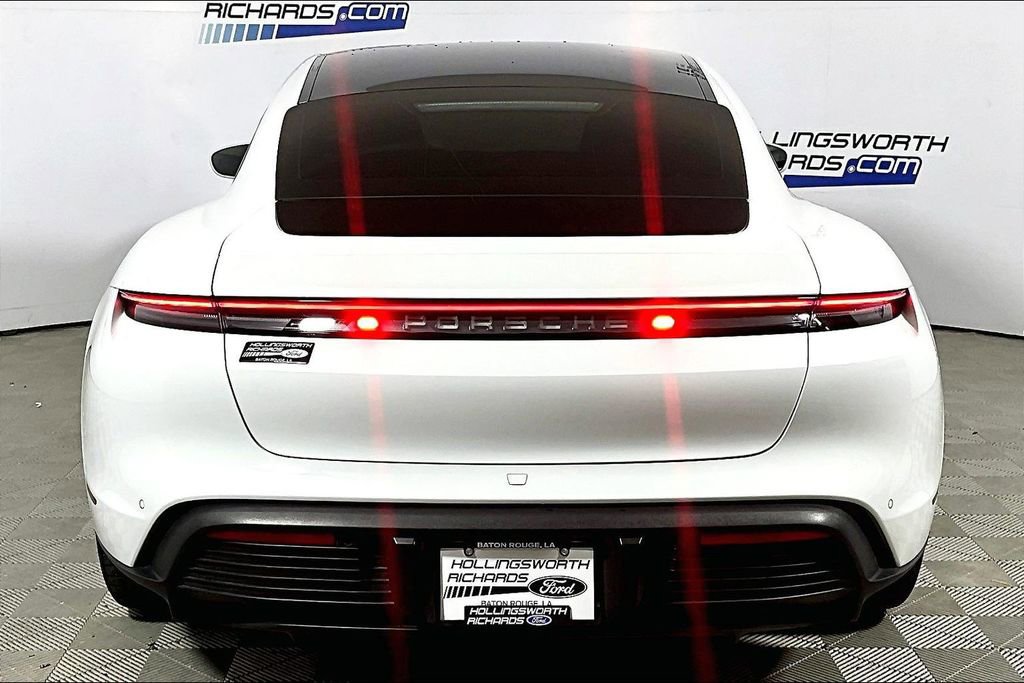 Used 2025 Porsche Taycan image 4
