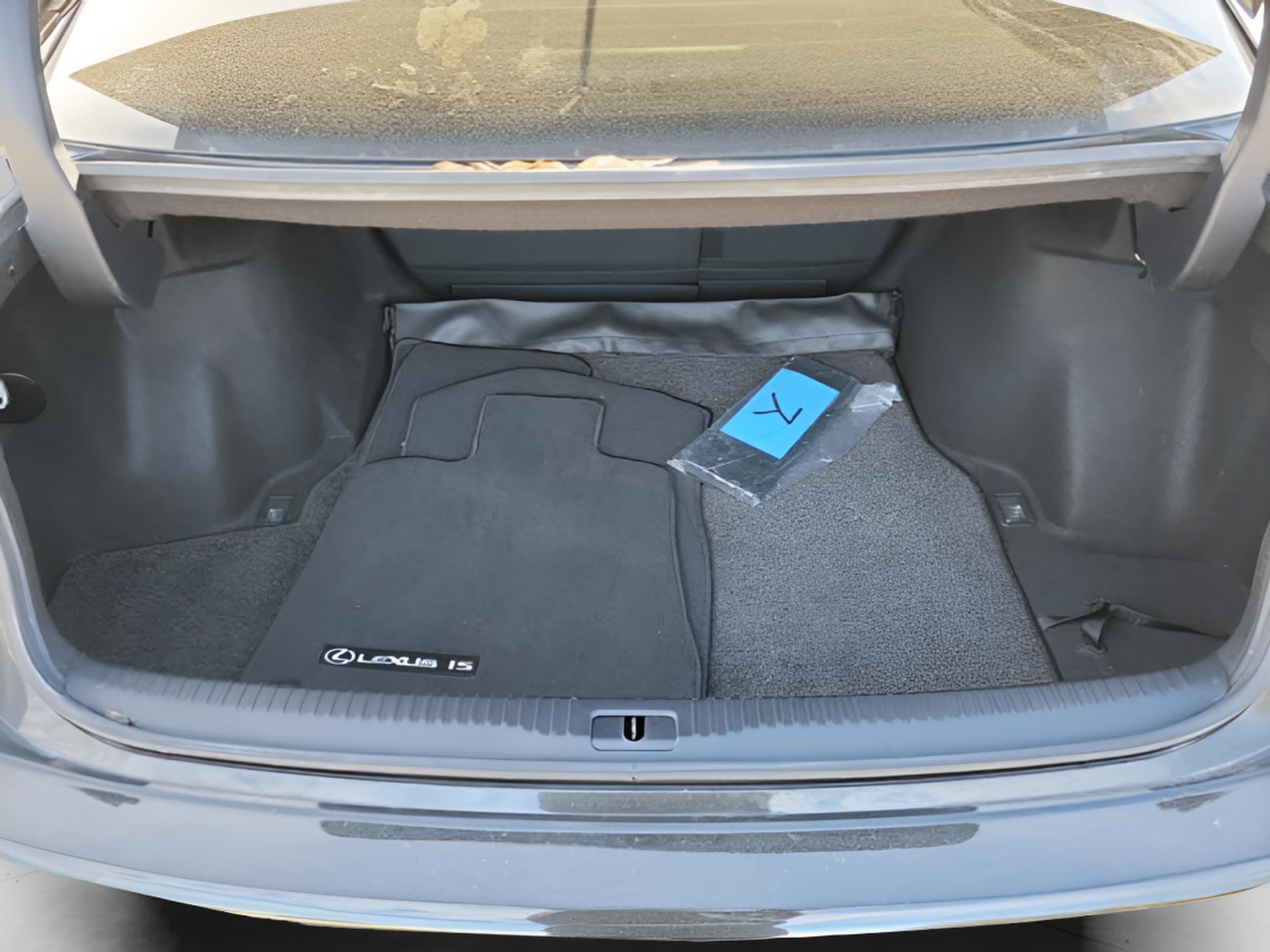 Used 2020 Lexus IS 350 F Sport w/ F Sport Package RWD image 8