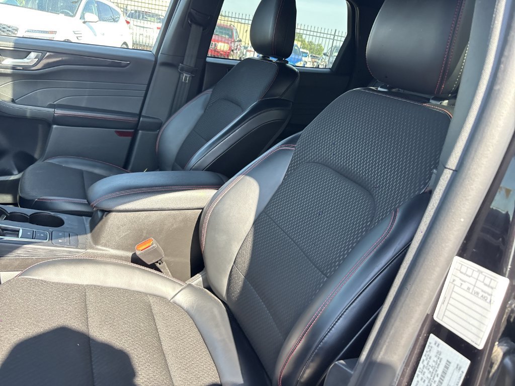 Used 2025 Ford Escape ST-Line AWD/4WD image 18