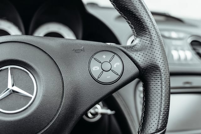 Used 2011 Mercedes-Benz SL 550 image 66