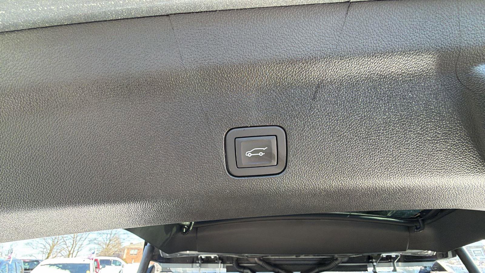 New 2025 GMC Yukon XL Denali w/ Sun & Power Step Package image 12