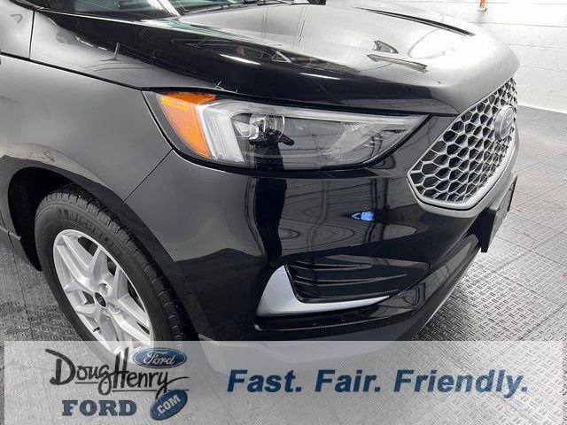 Used 2024 Ford Edge SEL image 8