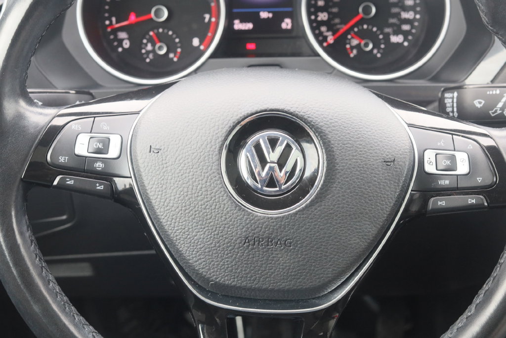 Used 2019 Volkswagen Tiguan SE w/ Panoramic Sunroof Package AWD/4WD image 10