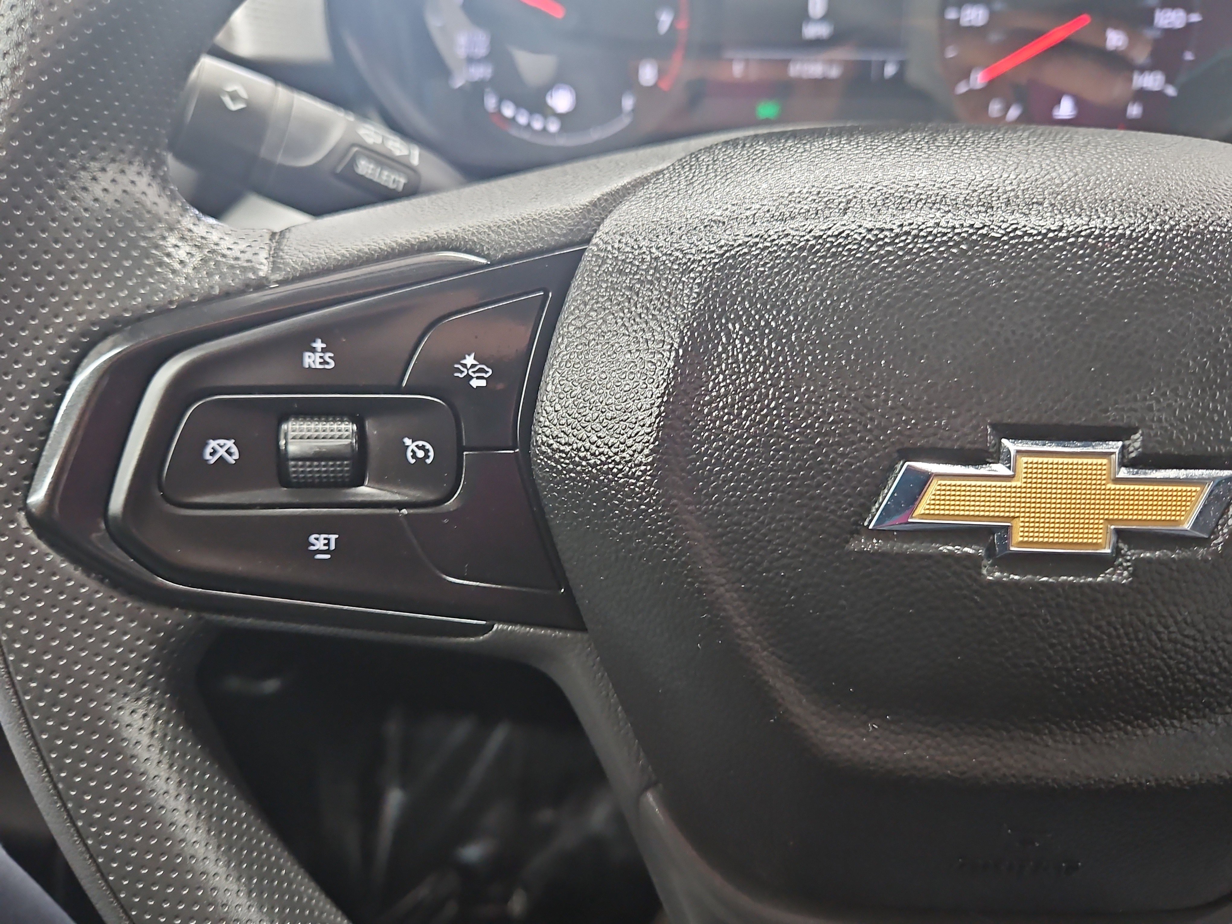 Used 2024 Chevrolet Trax LS w/ LS Convenience Package FWD image 14