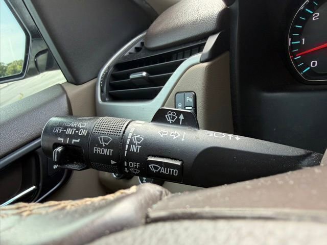 Used 2017 GMC Yukon SLT w/ Premium Edition AWD/4WD image 10