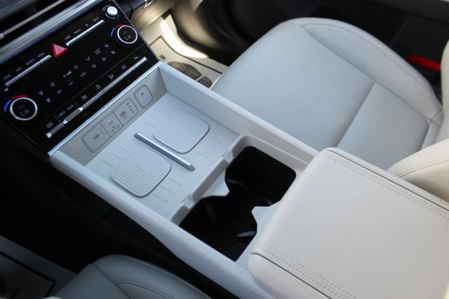 Used 2025 Hyundai Santa Fe Limited AWD/4WD image 24