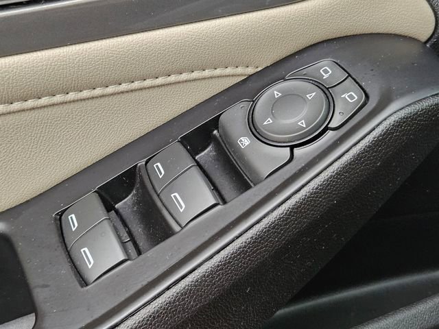 Used 2023 Chevrolet Traverse LS w/ Safety Package image 22