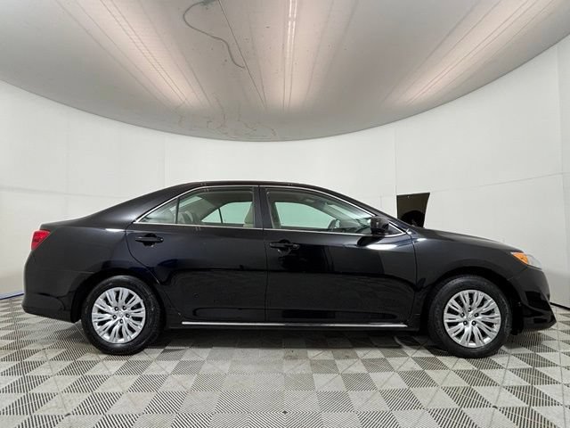 Used 2012 Toyota Camry LE FWD image 8