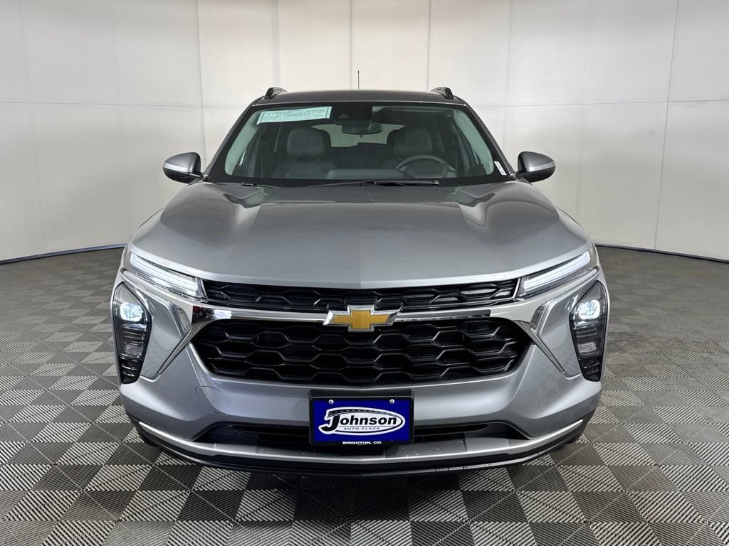 New 2026 Chevrolet Trax LT w/ Driver Confidence Package FWD image 2