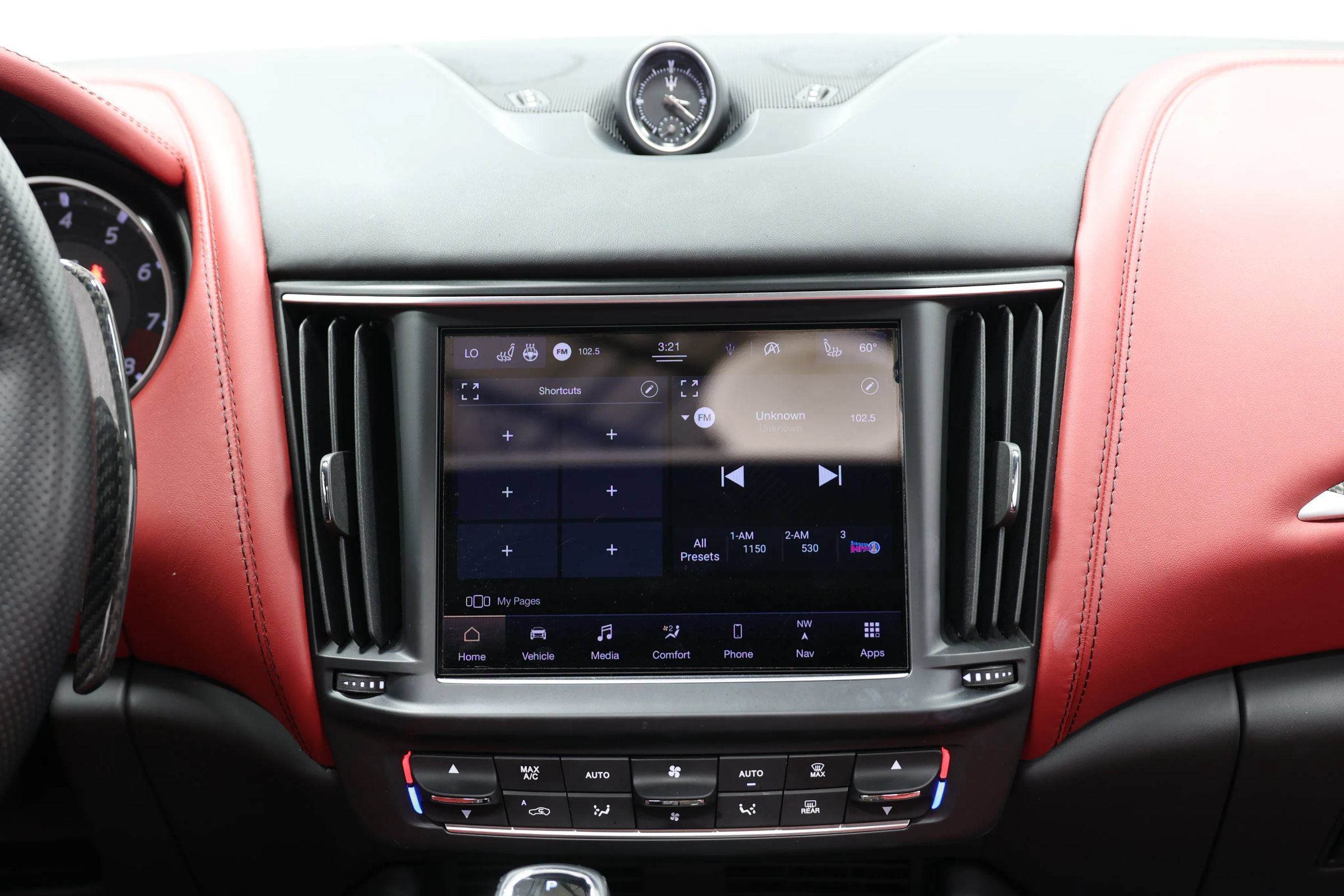 Used 2021 Maserati Levante GTS AWD/4WD image 40