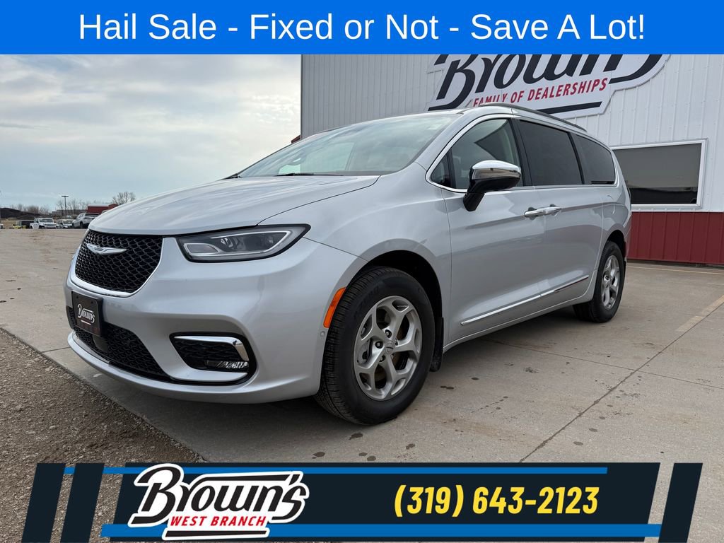 Used 2023 Chrysler Pacifica Limited AWD/4WD image 1