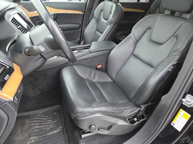 Used 2021 Volvo XC90 T6 Momentum w/ Advanced Package image 34