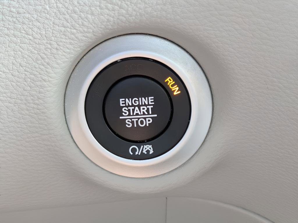 Used 2022 Chrysler Pacifica Limited FWD image 29