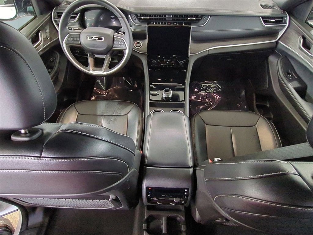 Used 2024 Jeep Grand Cherokee L Limited image 27