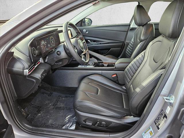 Used 2025 Hyundai Elantra Limited FWD image 14