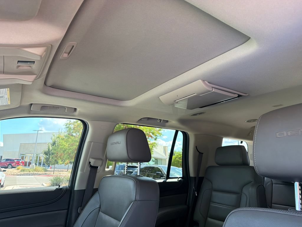 Used 2018 GMC Yukon Denali w/ Denali Ultimate Package AWD/4WD image 28