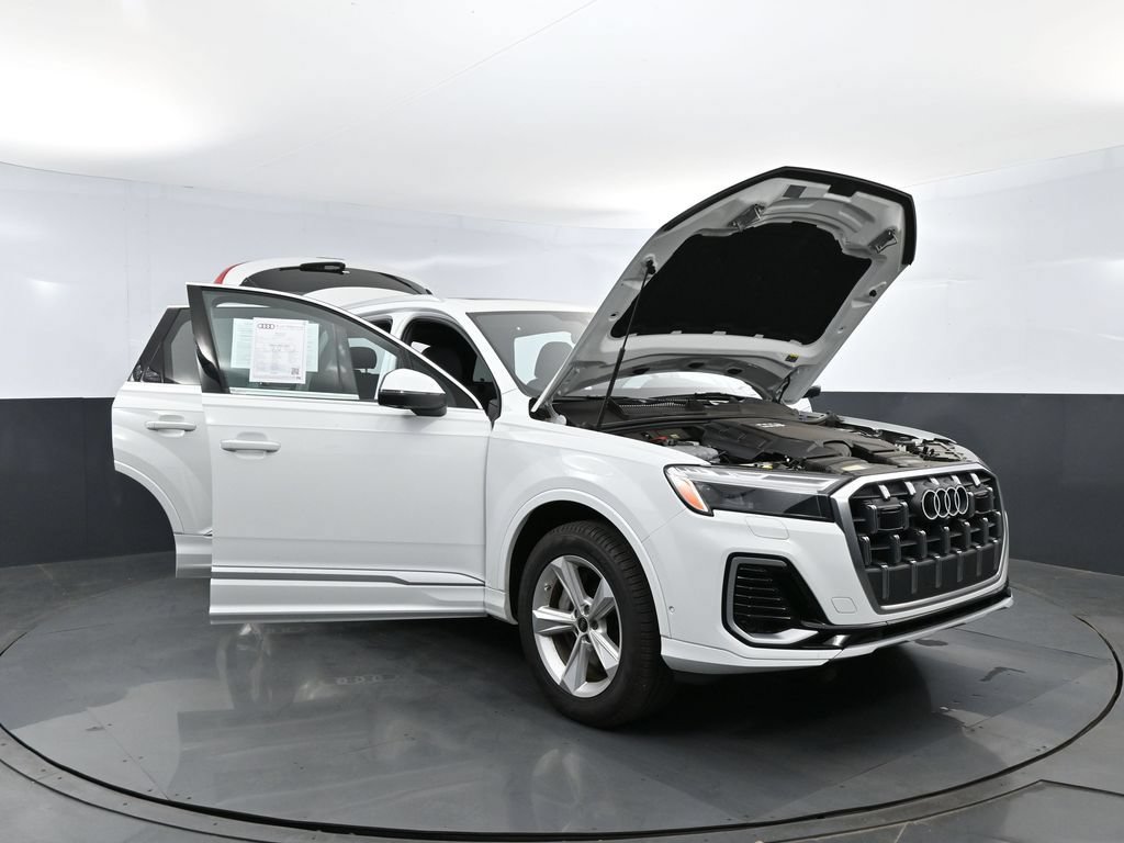 Used 2025 Audi Q7 3.0T Premium w/ Convenience Package AWD/4WD image 29