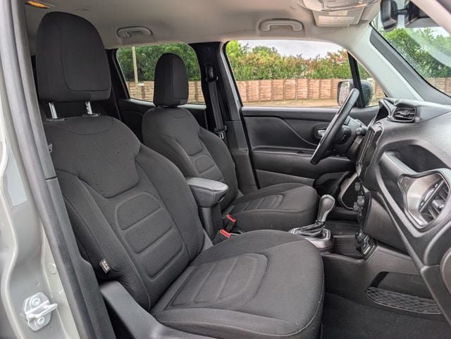 Used 2022 Jeep Renegade Latitude w/ Convenience Group AWD/4WD image 25