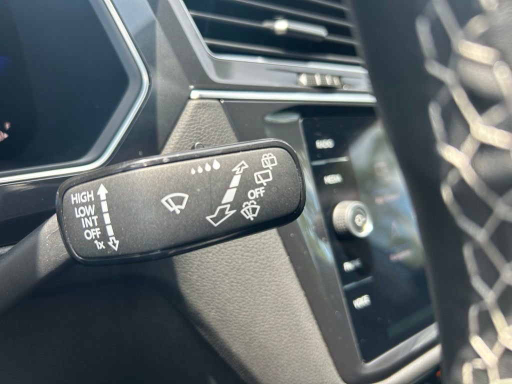 Used 2022 Volkswagen Tiguan SE FWD image 22