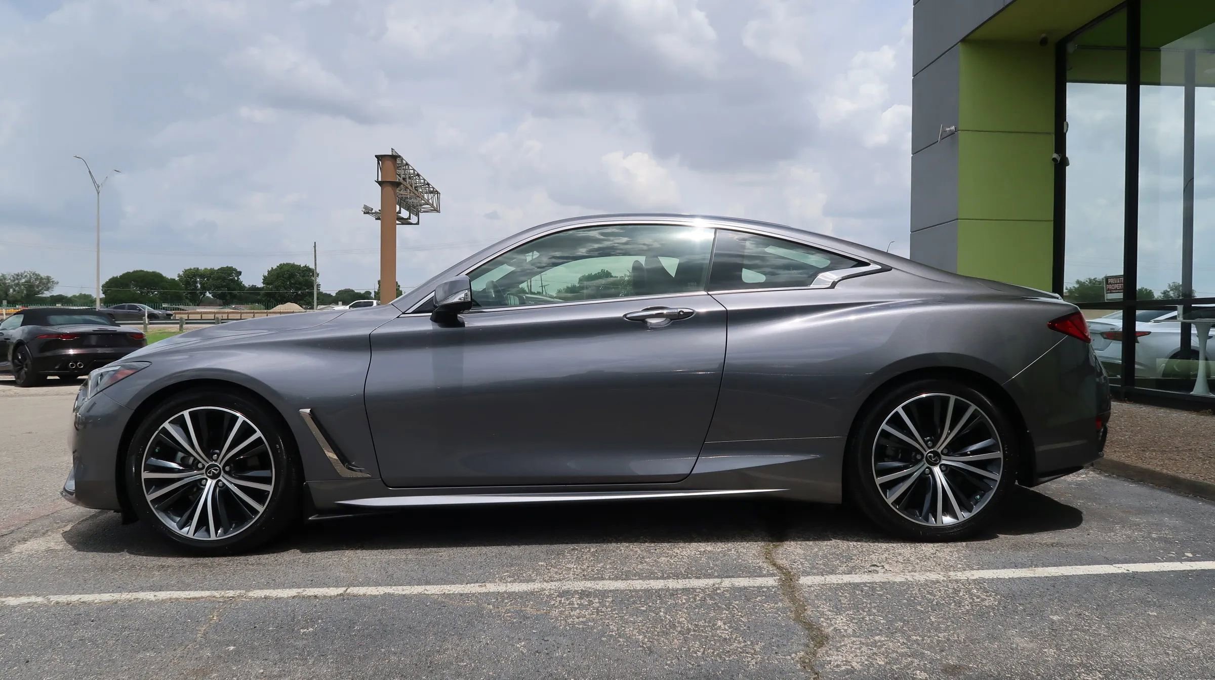 Used 2021 INFINITI Q60 3.0t Luxe w/ Essential Package RWD image 7
