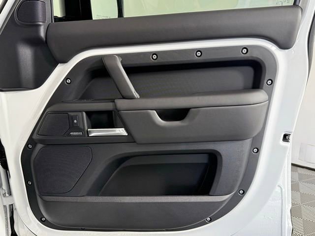 New 2026 Land Rover Defender 110 X-Dynamic SE AWD/4WD image 19